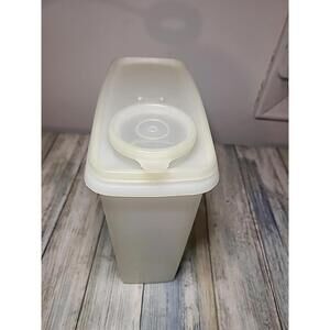 Tupperware Container Flip Top Lid Cereal Dry Goods 469-9 And 471-11